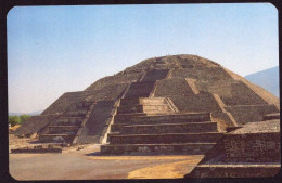 AK 211917 MEXICO - San Juan Teothiuacan - Pyramid To The Moon - Mexique