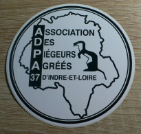 THEME CHASSE : AUTOCOLLANT ADPA 37 - ASSOCIATION DES PIEGEURS AGREES - Autocollants