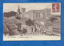 CPA - 84 - Avignon - Le Palais Des Papes - Circulée En 1925 - Avignon (Palais & Pont)