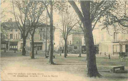 33 - Coutras - Place Du Marché - Coin Inférieur Gauche Plié - CPA - Voir Scans Recto-Verso - Autres & Non Classés