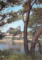89 - Auxerre - Sur Les Bords De L'Yonne  La Cathédrale Saint-Etienne - Carte Neuve - CPM - Voir Scans Recto-Verso - Auxerre