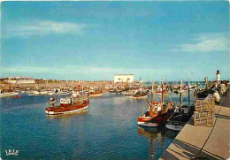 17 - Ile D'Oléron - Le Port De La Cotinière - Les Chalutiers - Bateaux - CPM - Voir Scans Recto-Verso - Ile D'Oléron