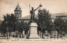 - 33 - BORDEAUX. - Les Allées Damour. - Statue De Vercingetorix. - - Bordeaux