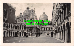 R515024 Venezia. Palazzo Ducale. Cortile. A. B. U - Monde