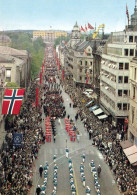 1 AK Norwegen * Karl Johans Avenue - Die Haupt- Und Prachtstraße In Oslo Mit Einer Parade Luftbildaufnahme * - Norway