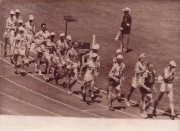 ATHLETISME J.O. DE MELBOURNE 1956 DEPART DES 50 KMS  PHOTO 18X13CM - Sports