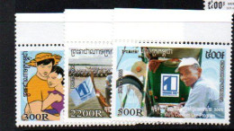 CAMBODIA -  2006 - AIDS AWARNESS SET OF 3   MINT NEVER HINGED - Cambogia