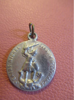 Médaille Religieuse Ancienne/ ST Michel Gardien De La France/ Gloire A Nos Armées Dieu Patrie/1914-1915    MDR37 - Religion & Esotericism