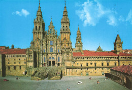 ESPAGNE - Santiago De Compostela - Catedral - Fachada Del Obradoiro Y Galerias Del Claustro - Carte Postale - Santiago De Compostela