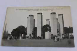 Exposition Internationale Des Arts Décoratifs - Paris - Porte De La Concorde - Otros Monumentos