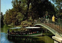 CPM Bordeaux Le Jardin Public Avec Son Célèbre Bâteau "le Petit Mousse" - Bordeaux