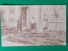 Carte Photo Petersbach , Travail Du Bois, Scie Et Hache , Devant Un Commerce - Other & Unclassified