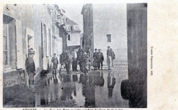 58  NEVERS LA RUE DE PARIS INONDEE PENDANT LA CRUE DE LA LOIRE - Nevers