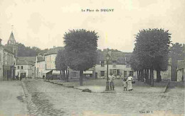 93 - Dugny - La Place De Dugny - Animée - CPA - Voir Scans Recto-Verso - Dugny