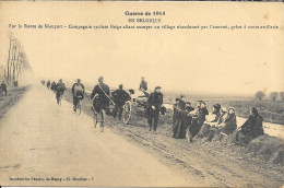 GUERRE DE 1914 SUR LA ROUTE DE NIEUPORT COMPAGNIE CYCLISTE BELGE ALLANT OCCUPER UN VILLAGE - Guerre 1914-18