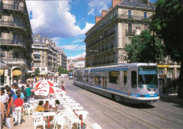38 - Isere -  GRENOBLE -  Rue Moliere Et Place Victor Hugo - Grenoble