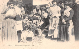 NICE (Alpes-Maritimes) - Marchandes De Poissons - Précurseur Voyagé 1904 (2 Scans) - Mercadillos