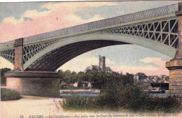 58 - Nievre -  NEVERS - La Cathedrale  - Vue Prise Sous Le Pont Du Chemin De Fer - Nevers