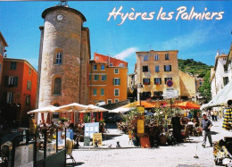 83 - Var -  HYERES Les PALMIERS -  La Place De La Tour Des Templiers - Hyeres