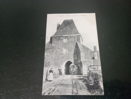 A5/70- ANJOU - Entrée Du Vieux Château De Pouancé - Sonstige & Ohne Zuordnung