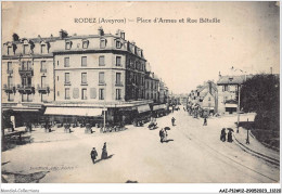 AAIP2-12-0136 - RODEZ - La Place D'Armes Et Rue Beteille - Rodez