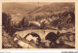 AAIP8-12-0747 - Le Village De Treboul Et Le Pont De Pierre - Sonstige & Ohne Zuordnung