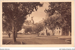 ABTP6-06-0453 - CANNES - L'Hotel De Ville Et Le Monument Aux Mort De La Guerre - Cannes