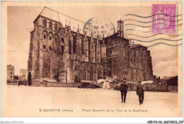 AEBP11-02-1115 - St-QUENTIN - Place Quentin De La Tour Et La Basilique  - Saint Quentin