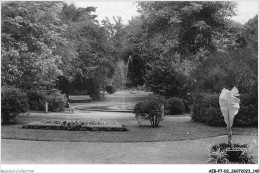 AEBP7-02-0654 - SAINT-QUENTIN - Les Champs Elysées - Le Jet D'eau Du Jardin Public  - Saint Quentin