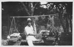 CPA COSTA RICA / CARTE PHOTO / SCENE AMERIQUE DU SUD / MARCHAND DE LEGUMES - Costa Rica