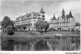 AFRP5-08-0410 - MEZIERES - Les Bords De La Meuse Et L'hôtel De Ville - Charleville
