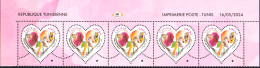 2024-Tunisie- Fête Des Mères -Femme- Enfant- Rose- Papillon- Mains- Bande De 5v Coin Daté  -.MNH****** - Giorno Della Mamma