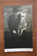 F2077 Photo Romania Man With A Child - Photographie