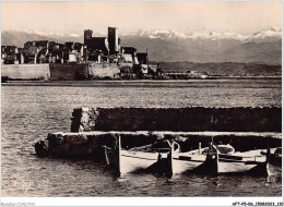 AFTP5-06-0476 - ANTIBES - Vue Sur La Vieille Ville Et La Chainen Des Alpes - Antibes - Oude Stad