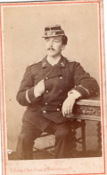 Photo CDV D'un Officier Francais ( Un Médecin Major De 2 éme Classe ) D'un Régiment De Mobil Posant A Bordeaux Vers 1870 - Old (before 1900)