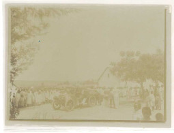 Photo Madagascar Ambatolampy 1907, Automobile & Population - Lieux