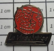 711e Pin's Pins : BEAU ET RARE : BOISSONS / VIN LA VINSOBRAISE - Beverages