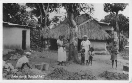 CPA ANTILLES / TRINIDAD / INDIAN FAMILY / CARTE PHOTO - Trinidad