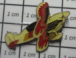 1516c Pin's Pins / Beau Et Rare / AVIATION / AVION DE VOLTIGE BIPLAN AVEC DECO AIGLE - Airplanes