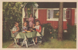 CHILDREN CHILDREN Scene S Landscapes Vintage Postcard CPSMPF #PKG556.GB - Taferelen En Landschappen