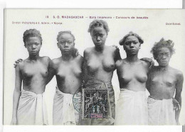 MADAGASCAR BARA IMAMONO CONCOURS DE BEAUTES GROUPE FEMMES SEINS NUS   ANIMATION    BEAU PLAN - Madagascar