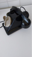 Ancien Téléphone Bakélite Noir Année 50 - Telefoontechniek