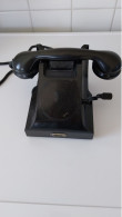 Ancien Téléphone Modèle Sans Cadran Avec Manivelle  Bakélite Noir Année 50 - Telefonía