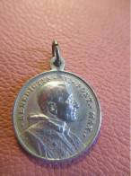 Médaille Religieuse Ancienne/ Benoit XV./Benedictus XV/ Jeanne D'Arc/ Début - XXème    MDR43 - Religion &  Esoterik