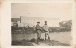 Militaria Carte Photo Militaires A La Peche Pecheurs - Fishing