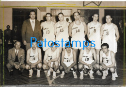 229114 SPORTS BASKET BASKETBALL TEAM JUGADORES VILLA PUEYRREDON IN ARGENTINA 18 X 12 CM PHOTO NO POSTAL POSTCARD - Basketball