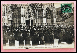 37 - TOURS ---Fetes De Saint Martin - Bénédiction Des Eveques Devant La Cathedrale --tres Animé - Tours