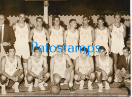 229123 SPORTS BASKET BASKETBALL TEAM JUGADORES IN ARGENTINA 14.5 X 10.5 CM PHOTO NO POSTCARD - Basketball