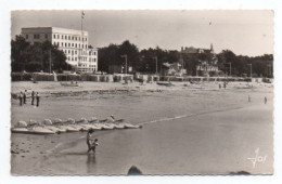 Carte Postale Moderne - 14 Cm X 9 Cm - Circulé - Dép. 56 - CARNAC - Grande Plage, Hôtels - Carnac