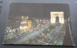 Paris - Les Champs Elysées Et Arc De Triomphe Illuminé - LYNA Paris - Parijs Bij Nacht